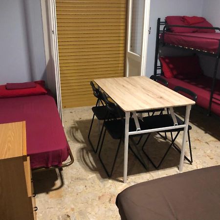 Euro House Hostel Modena Bagian luar foto