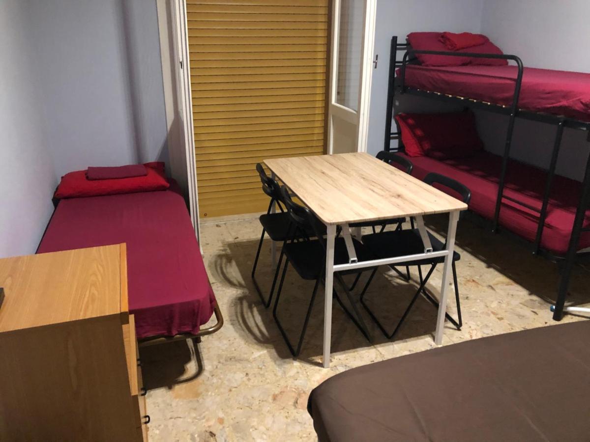Euro House Hostel Modena Bagian luar foto
