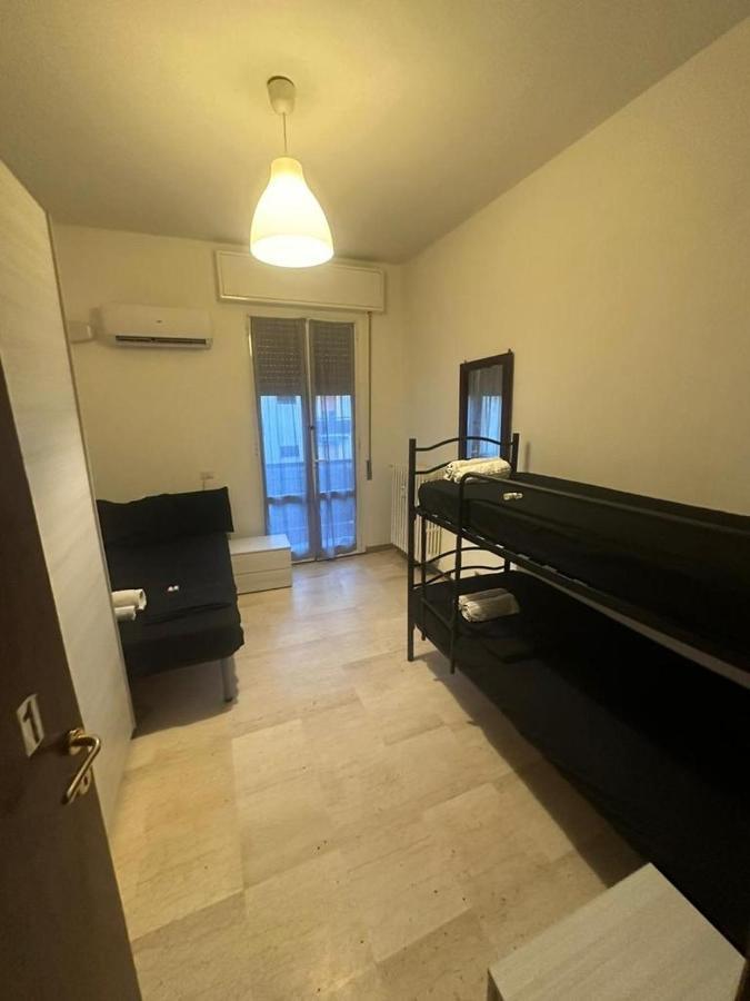 Euro House Hostel Modena Bagian luar foto